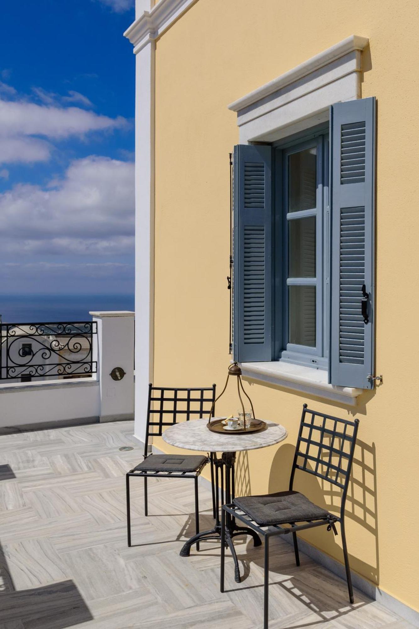 ホテル Ikio Concept Santorini Pýrgos エクステリア 写真
